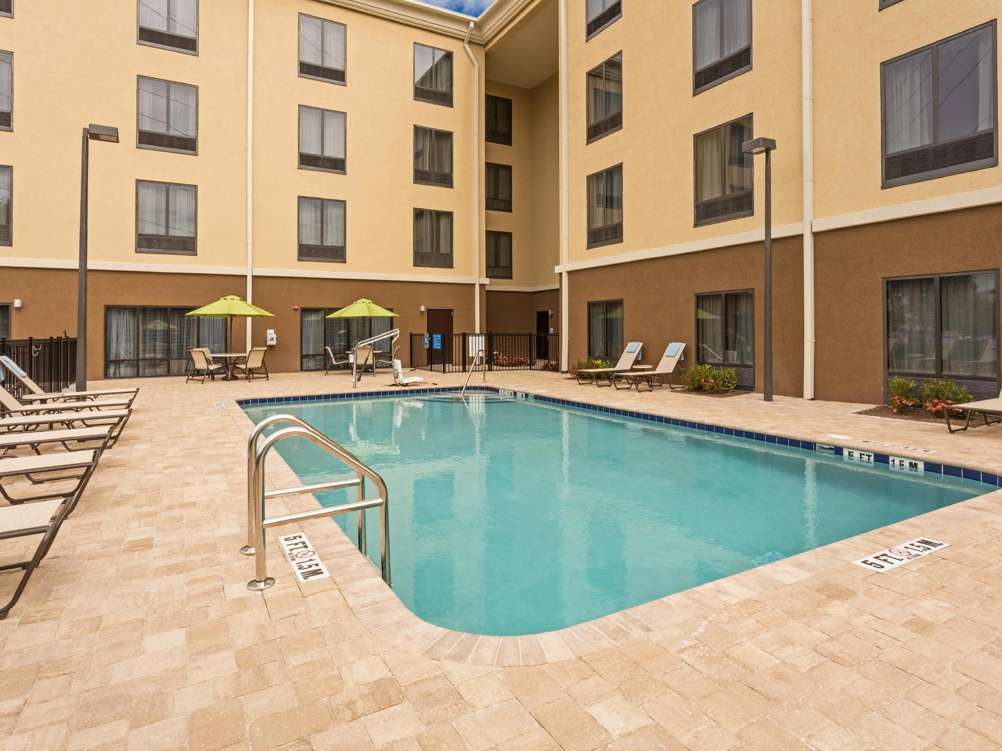 Holiday Inn Express Hotel & Suites Orlando East-Ucf Area By Ihg Alafaya Eksteriør billede