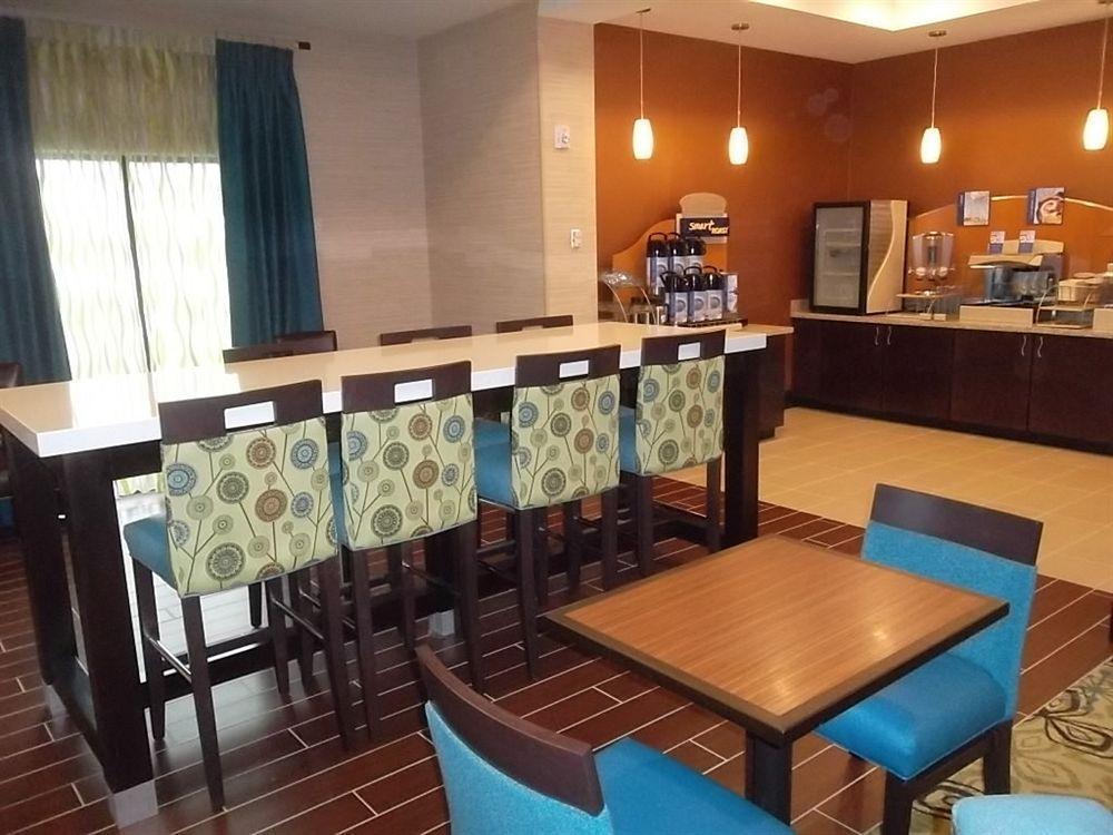 Holiday Inn Express Hotel & Suites Orlando East-Ucf Area By Ihg Alafaya Eksteriør billede